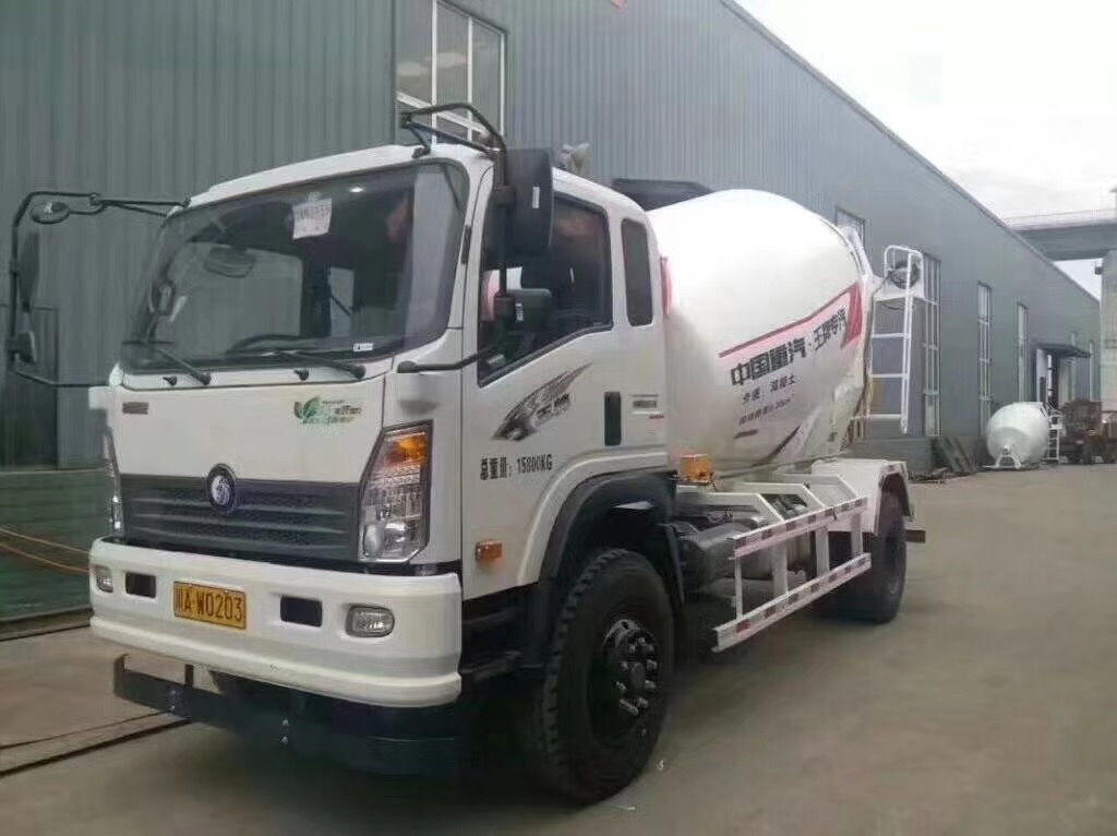 重汽王牌搅拌车