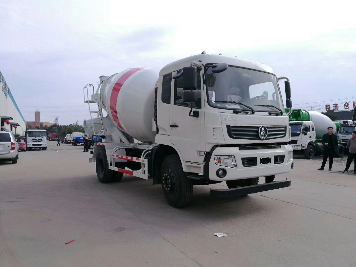 航天万山搅拌车