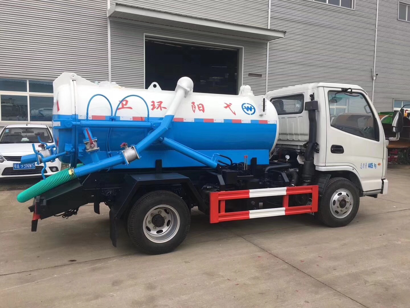 凯马蓝牌2方吸污车