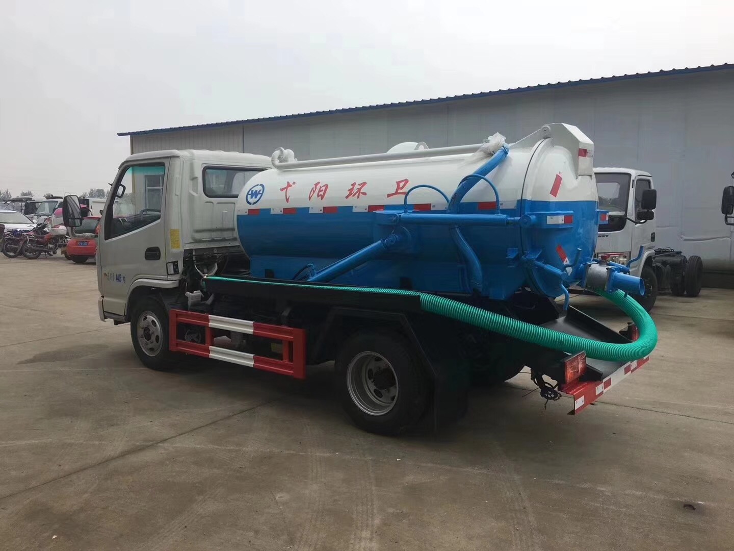 凯马蓝牌2方吸污车