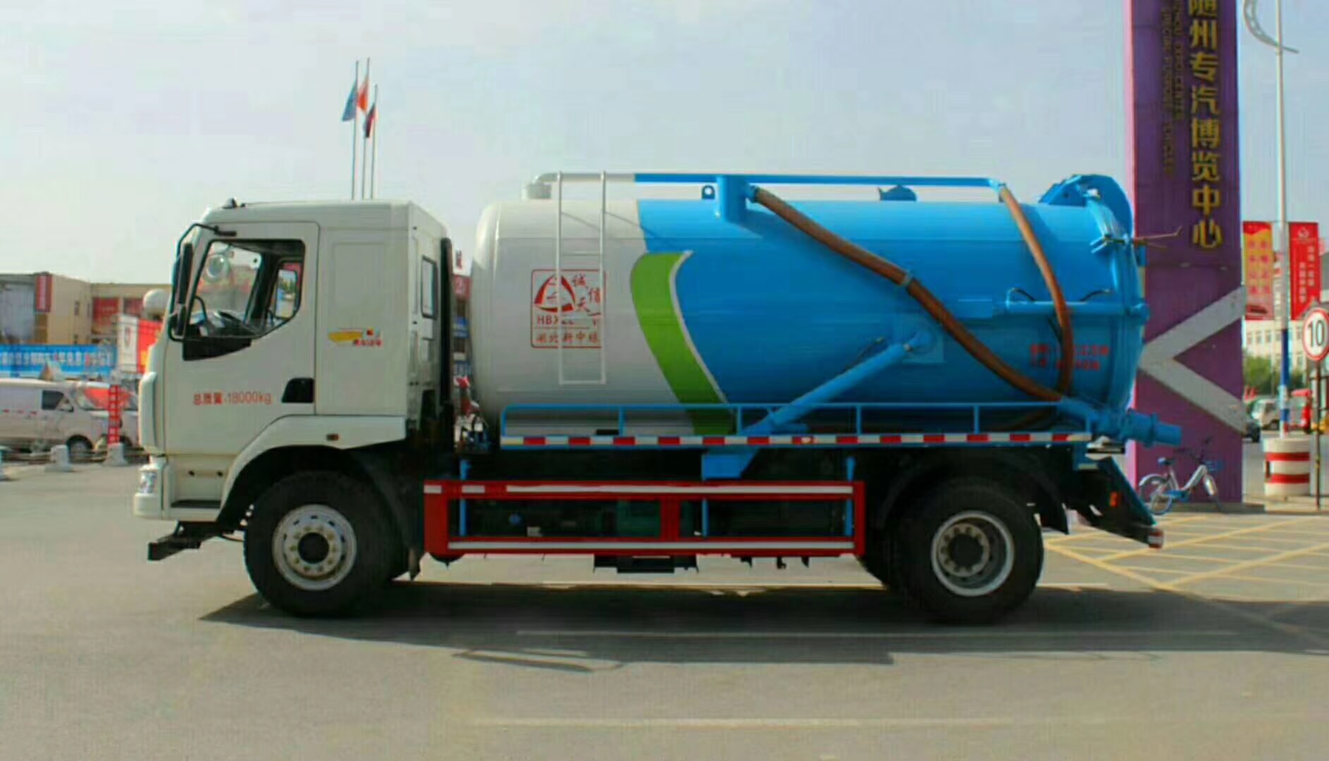 东风柳汽14方吸污车