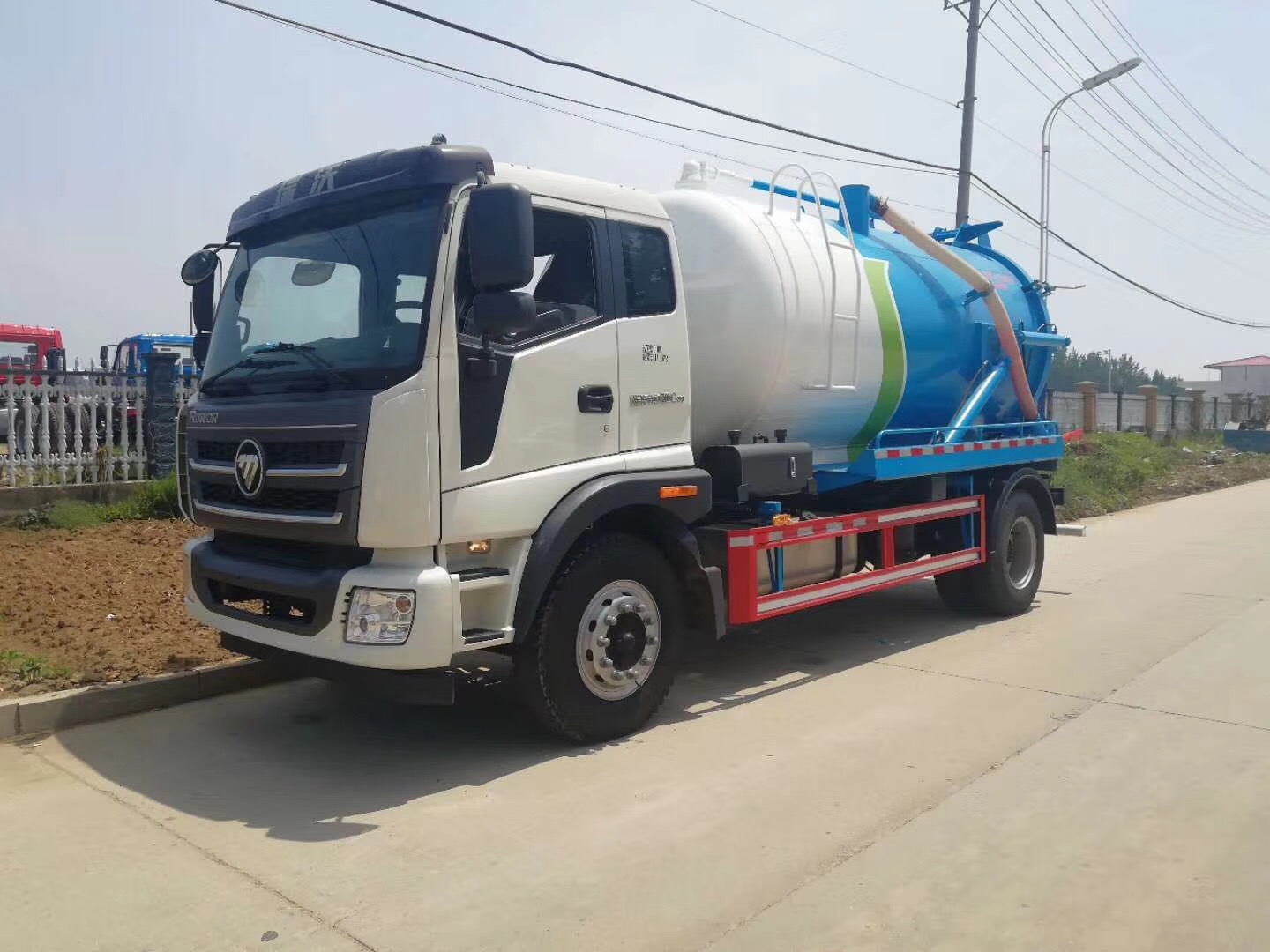 福田瑞沃13方吸污车
