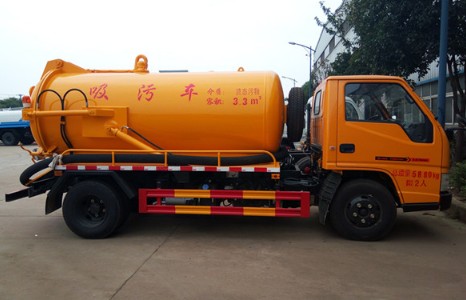 江铃5方吸污车