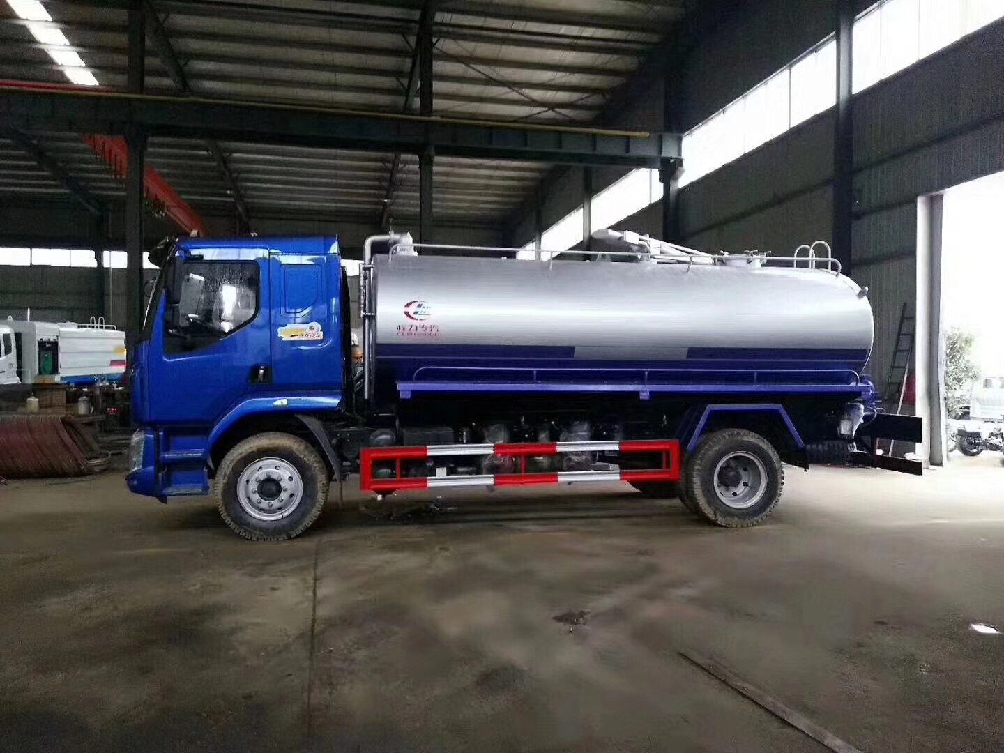 东风柳汽乘龙15方吸粪车