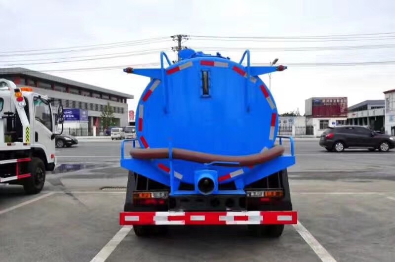 大运5方吸粪车