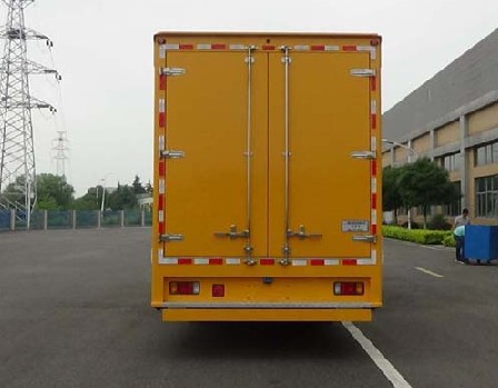 庆铃五十铃100-200KW应急电源车
