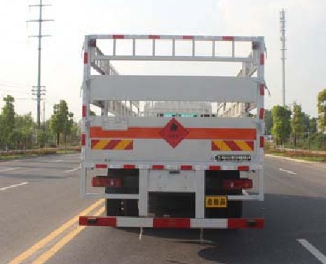 东风天锦小三轴8.6米气瓶运输车
