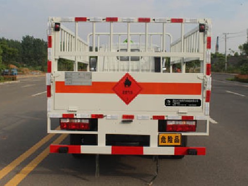 东风多利卡4.1米气瓶运输车