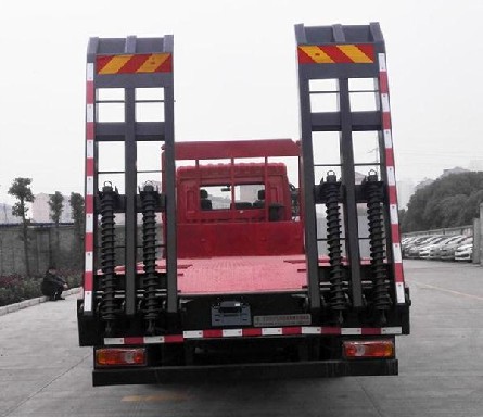 东风后八轮平板运输车