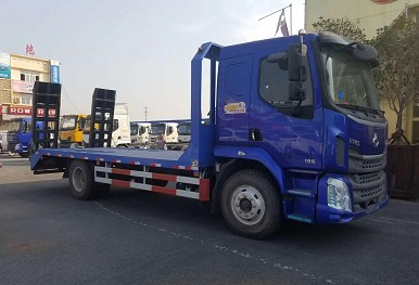 东风柳汽乘龙单桥平板运输车