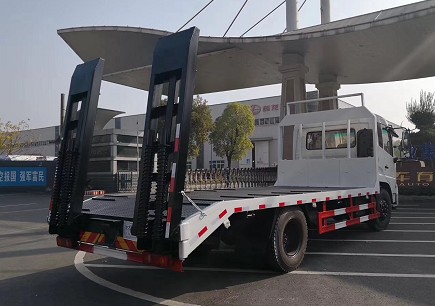 东风天锦单桥平板运输车