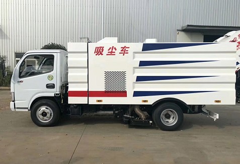 东风多利卡吸尘车（3308轴距）