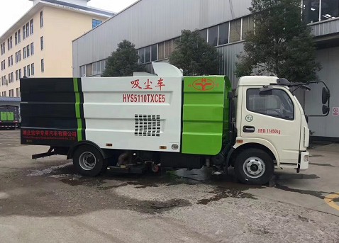 东风多利卡吸尘车（3800轴距）