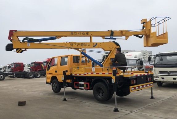 江铃顺达12米高空作业车