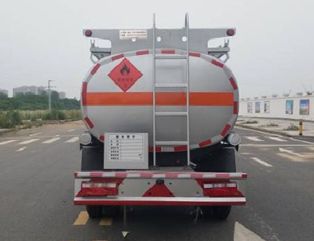 解放5吨加油车