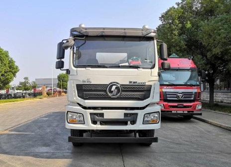 陕汽德龙新M3000后双桥供液车
