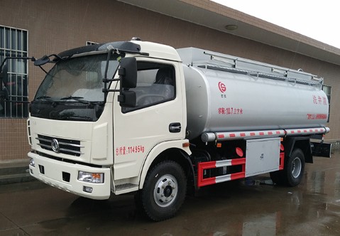 8吨东风多利卡供液车