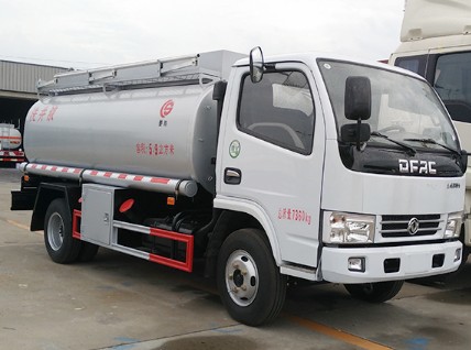 5吨东风多利卡供液车