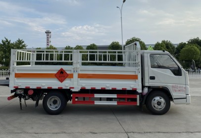 国六江铃宽体蓝牌4.08米气瓶运输车_湖北楚胜汽车