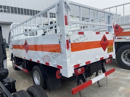 国六跃进蓝牌柴油版3.36米气瓶运输车_湖北楚胜汽车