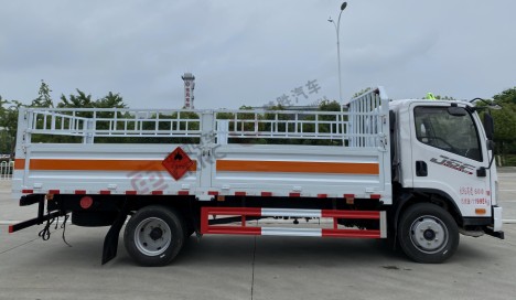 国六解放黄牌5.15米气瓶运输车_湖北楚胜汽车