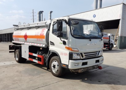 国六江淮骏铃9吨油罐车