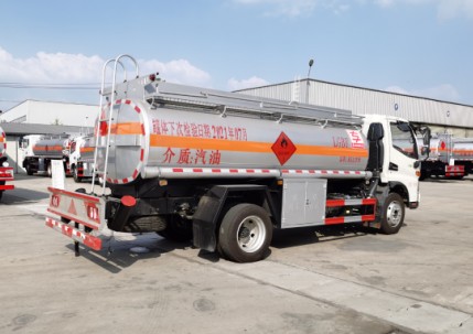 国六江淮骏铃9吨油罐车