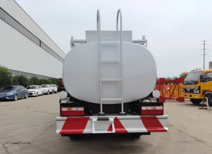江淮骏铃6.6方黄牌供液车