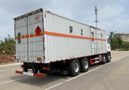 国六陕汽德龙新M3000厢长9.4米/9.3米三类易燃液体厢式运输车_湖北楚胜汽车