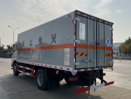 国六东风天锦二类毒性气体厢式运输车_湖北楚胜汽车