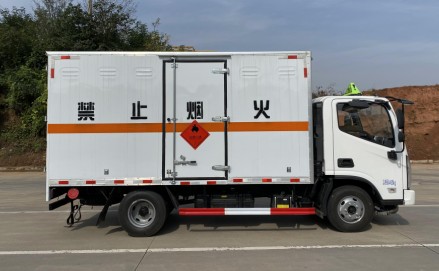 国六福田奥铃速运蓝牌4.08米2类易燃气体厢式运输车_湖北楚胜汽车