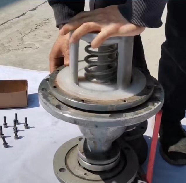 衬氟海底阀更换密封垫操作步骤图片