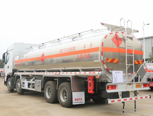 国六东风柳汽乘龙H7前四后八铝金油罐车