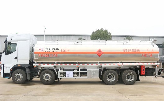 国六东风柳汽乘龙H7前四后八铝金油罐车
