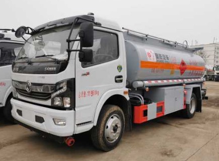 国六8吨东风油罐车/运油车