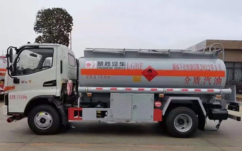国六江淮骏铃5吨油罐车
