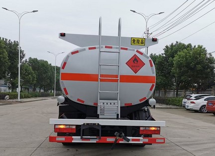 国六解放8吨油罐车_SCS5120GYYCA6型运油车