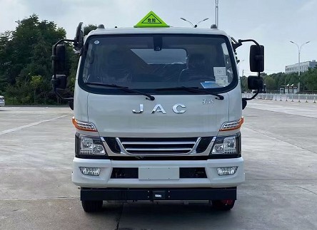 国六江淮骏铃8吨油罐车