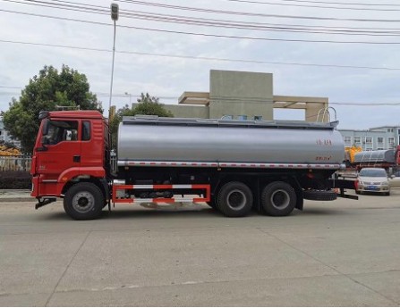 陕汽德龙后双桥供液车_润知星牌SCS5256TGYSX型供液车