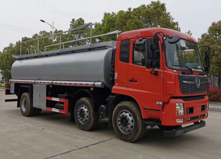 SCS5250GPGDFH型东风天锦小三轴普通液体运输车