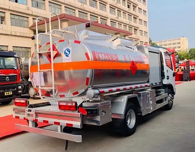 国六东风多利卡飞机加油车