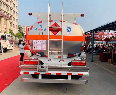 国六东风多利卡飞机加油车