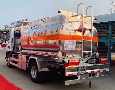 国六东风多利卡飞机加油车
