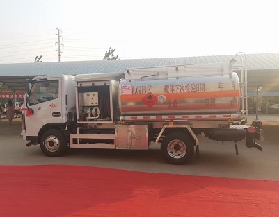 国六东风多利卡飞机加油车