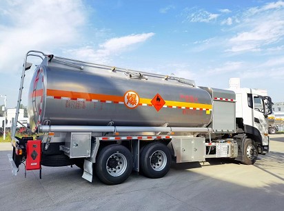 国六东风天龙20000L飞机加油车