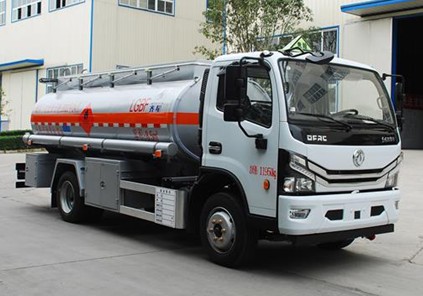 国六东风多利卡8.5方油罐车