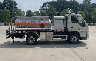 柴油介质的蓝牌加油车