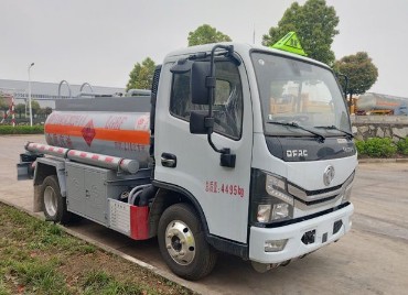 国六东风多利卡蓝牌加油车/运油车