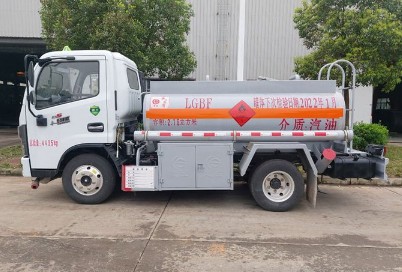 国六东风多利卡蓝牌加油车/运油车