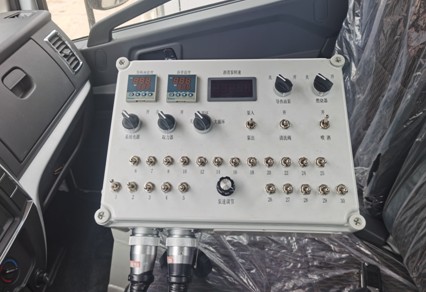 9立方东风多利卡D9标准型沥青洒布车